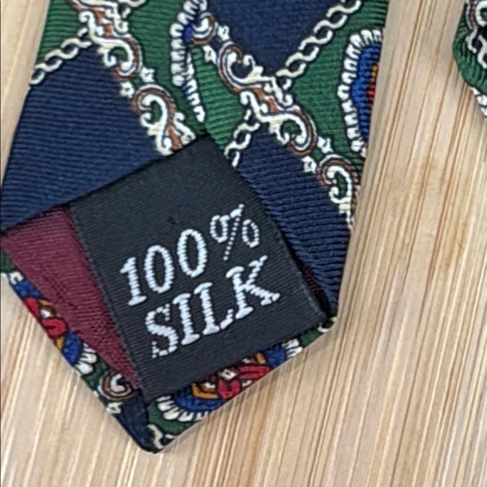 Madison‎ & Rhodes Neck Tie